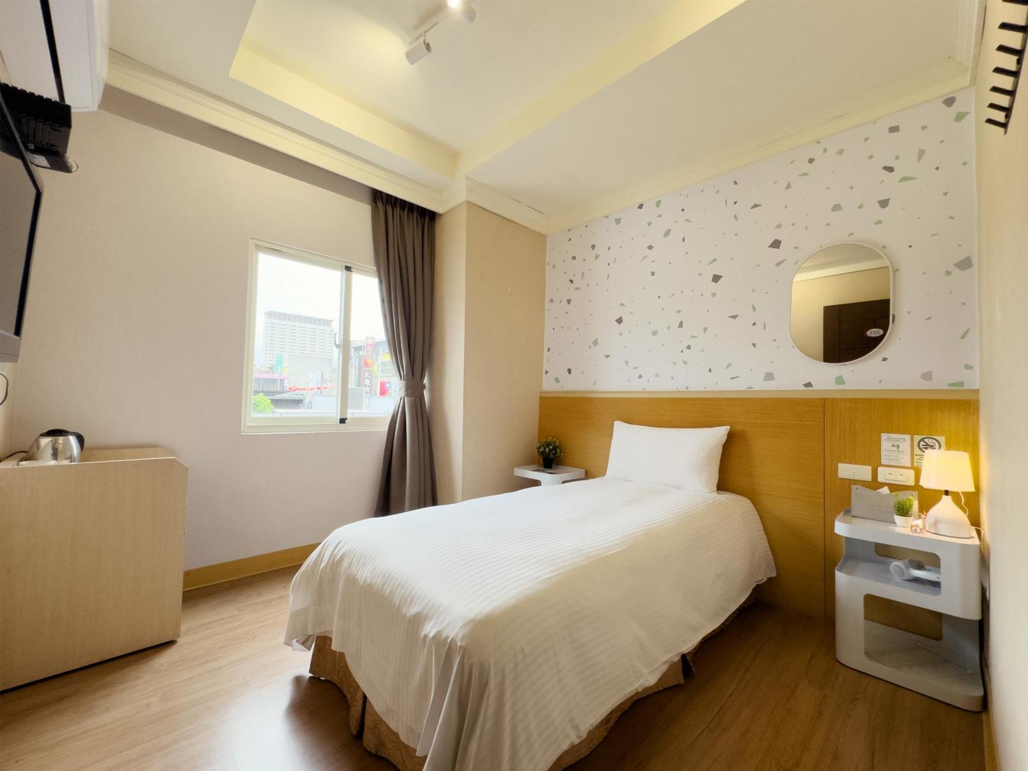 Together Hotel-Hualien Zhongshan Экстерьер фото